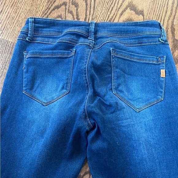 28” skinny jeans - Picture 4 of 4